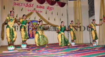 Image Id : 127445210 <span>Date : 2011-10-02 <span>Category : Arts Culture and Entertainment</span>