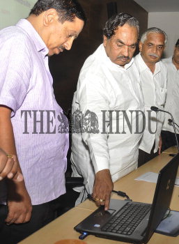 Image Id : 127899281 <span>Date : 2011-10-24 <span>Category : Politics</span>