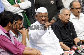 Image Id : 128101446 <span>Date : 2011-11-04 <span>Category : Politics</span>
