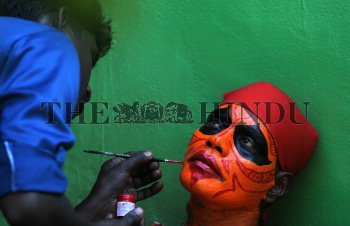 Image Id : 128361077 <span>Date : 2011-11-13 <span>Category : Arts Culture and Entertainment</span>