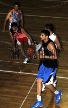 Image Id : 128616189 <span>Date : 2011-11-21 <span>Category : Sport</span>