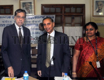 Image Id : 128897845 <span>Date : 2011-11-29 <span>Category : Economy Business and Finance</span>