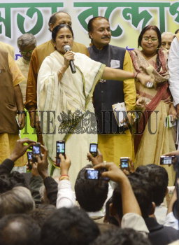 Image Id : 130438805 <span>Date : 2012-01-19 <span>Category : Politics</span>