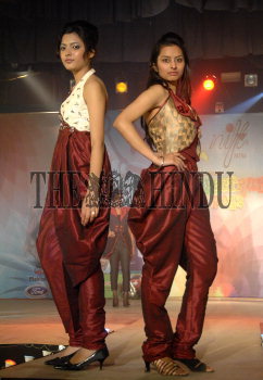 Image Id : 130938192 <span>Date : 2012-02-10 <span>Category : Arts Culture and Entertainment</span>