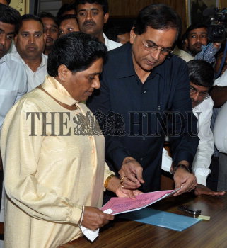Image Id : 131666252 <span>Date : 2012-03-13 <span>Category : Politics</span>