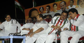 Image Id : 132297807 <span>Date : 2012-04-09 <span>Category : Politics</span>