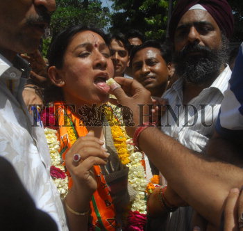 Image Id : 132491827 <span>Date : 2012-04-17 <span>Category : Politics</span>