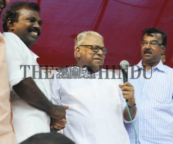 Image Id : 133504627 <span>Date : 2012-05-30 <span>Category : Politics</span>