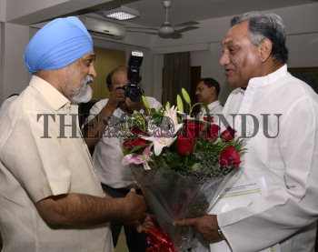 Image Id : 134659475 <span>Date : 2012-07-16 <span>Category : Politics</span>