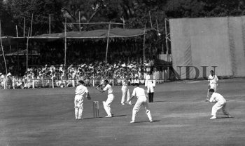 Image Id : 134993856 <span>Date : 1949-12-30 <span>Category : Sport</span>