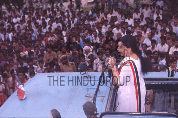 Image Id : 2178071229 <span>Date : 1984-12-31 <span>Category : Politics</span>