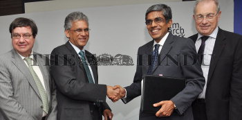 Image Id : 138869850 <span>Date : 2012-12-14 <span>Category : Economy Business and Finance</span>