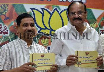 Image Id : 147387464 <span>Date : 2013-10-07 <span>Category : Politics</span>