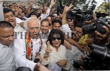 Image Id : 151863864 <span>Date : 2014-03-20 <span>Category : Politics</span>