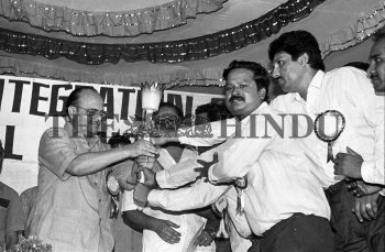 Image Id : 155899609 <span>Date : 1992-06-14 <span>Category : Politics</span>