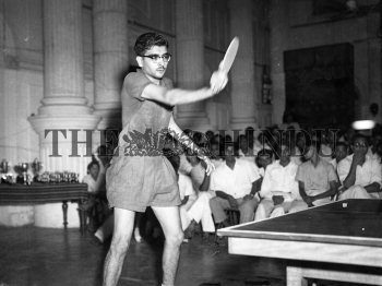 Image Id : 157070146 <span>Date : 1957-11-10 <span>Category : Sport</span>