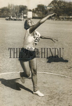Image Id : 157351858 <span>Date : 1957-03-02 <span>Category : Sport</span>