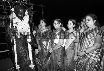 Image Id : 157371751 <span>Date : 1990-12-30 <span>Category : Society</span>