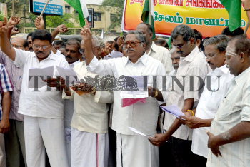 Image Id : 157892401 <span>Date : 2014-10-31 <span>Category : Politics</span>