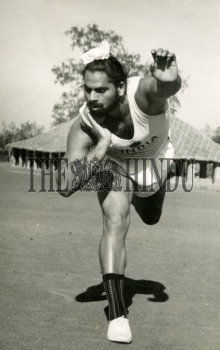 Image Id : 157918379 <span>Date : 1959-02-14 <span>Category : Sport</span>