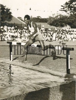 Image Id : 157919269 <span>Date : 1958-12-20 <span>Category : Sport</span>