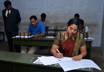 Image Id : 157938571 <span>Date : 2014-11-02 <span>Category : Politics</span>