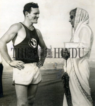 Image Id : 158048301 <span>Date : 1954-09-18 <span>Category : Sport</span>