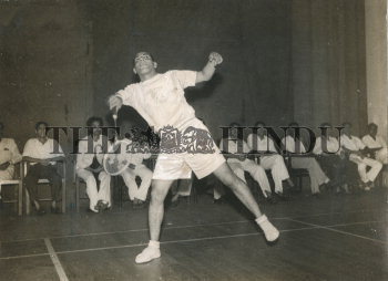 Image Id : 158990627 <span>Date : 1953-09-12 <span>Category : Sport</span>