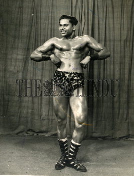 Image Id : 159544101 <span>Date : 1951-12-25 <span>Category : Sport</span>