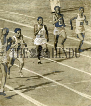Image Id : 159779904 <span>Date : 1951-03-08 <span>Category : Sport</span>