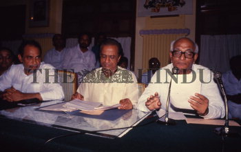 Image Id : 161119326 <span>Date : 1988-05-04 <span>Category : Politics</span>