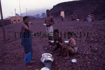 Image Id : 161445209 <span>Date : 1987-12-31 <span>Category : Economy Business and Finance</span>