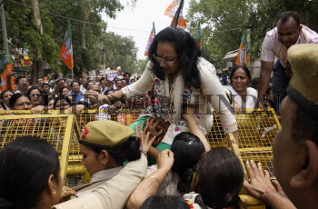 Image Id : 163817683 <span>Date : 2015-06-11 <span>Category : Politics</span>