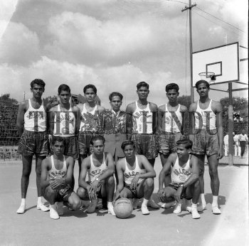 Image Id : 163923662 <span>Date : 1959-11-22 <span>Category : Sport</span>
