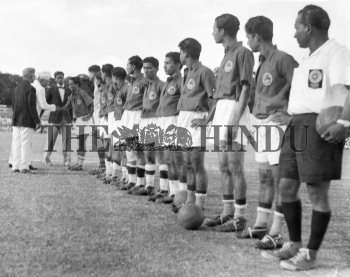 Image Id : 164043413 <span>Date : 1955-09-25 <span>Category : Sport</span>