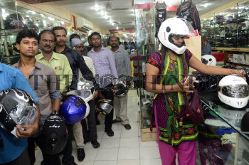 Helmet shop best sale in thousand lights