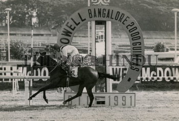 Image Id : 164708555 <span>Date : 1991-12-01 <span>Category : Sport</span>