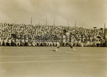 Image Id : 166080415 <span>Date : 1952-02-19 <span>Category : Sport</span>
