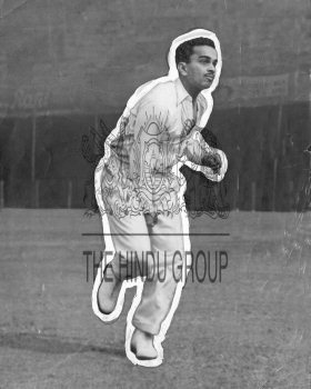 Image Id : 171960053 <span>Date : 1953-12-03 <span>Category : Sport</span>