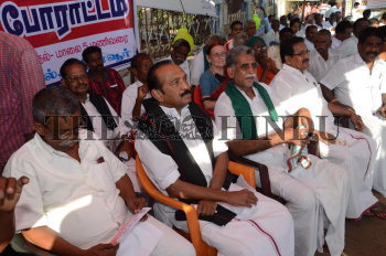 Image Id : 176584520 <span>Date : 2016-07-16 <span>Category : Economy Business and Finance</span>