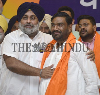 Image Id : 179960366 <span>Date : 2016-10-19 <span>Category : Politics</span>