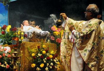 Image Id : 182199276 <span>Date : 2016-12-25 <span>Category : Religion and Belief</span>