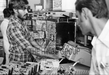 Image Id : 3141835100 <span>Date : 1982-12-28 <span>Category : Economy Business and Finance</span>