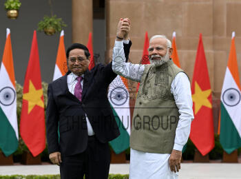 Image Id : 3386274659 <span>Date : 2024-08-01 <span>Category : Politics</span>