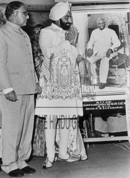 Image Id : 3714117298 <span>Date : 1983-09-20 <span>Category : Politics</span>